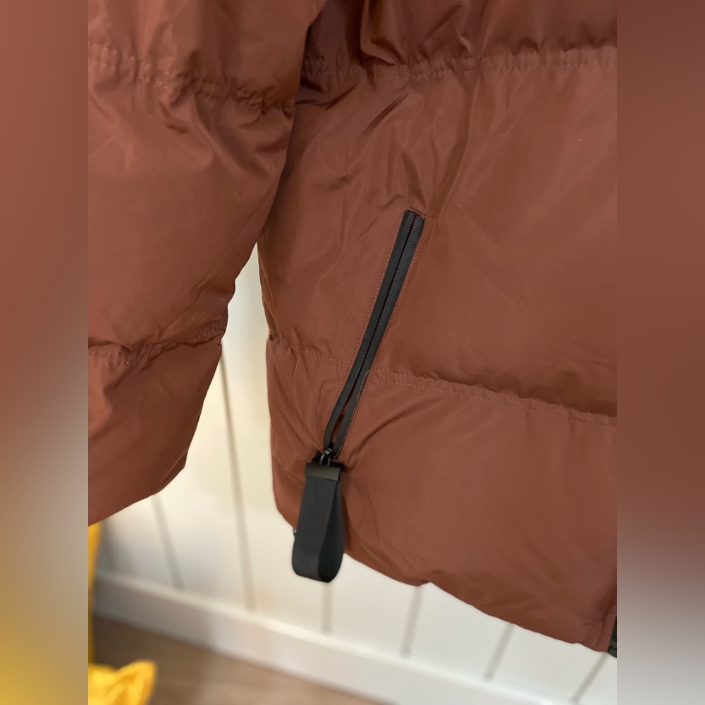 Puffer Jacket (Medium) - Picture 3 of 5